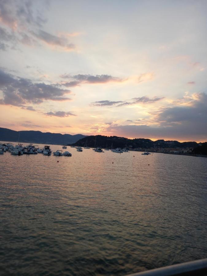 Sun Sea Relax Apartment Luni Bagian luar foto